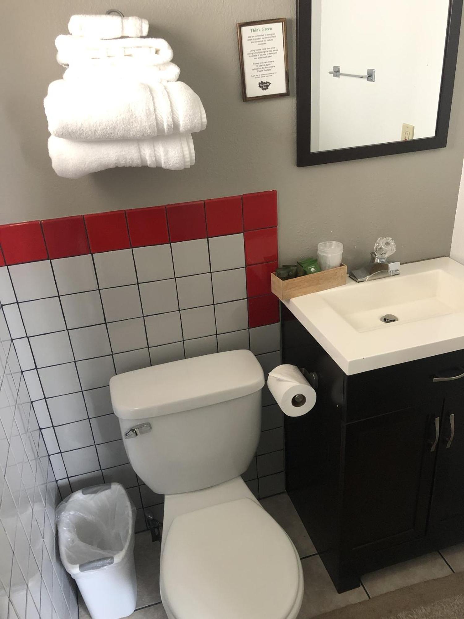 Riverwalk Inn Chelan Ngoại thất bức ảnh