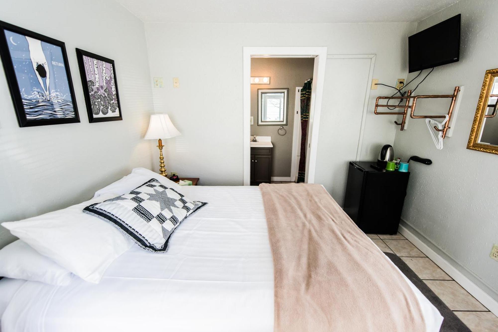 Riverwalk Inn Chelan Phòng bức ảnh