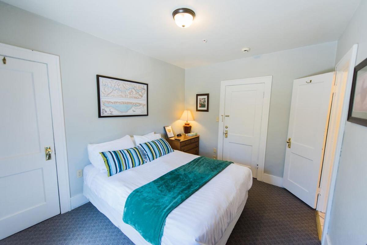 Riverwalk Inn Chelan Ngoại thất bức ảnh