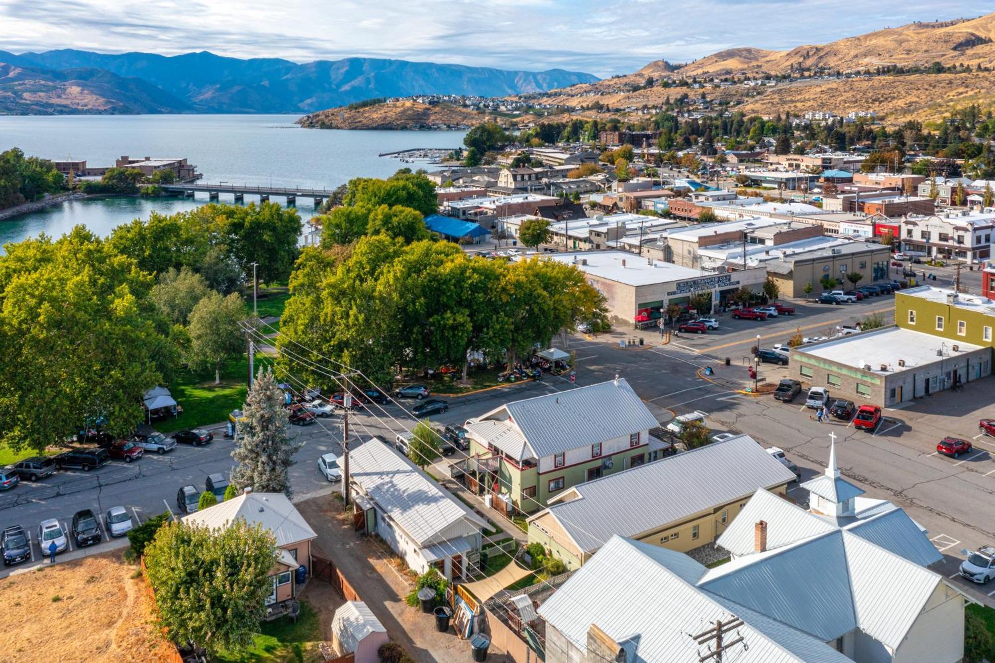 Riverwalk Inn Chelan Ngoại thất bức ảnh
