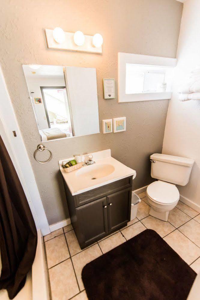 Riverwalk Inn Chelan Ngoại thất bức ảnh