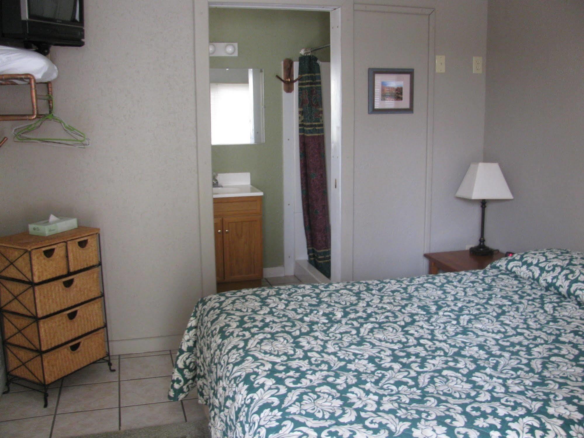 Riverwalk Inn Chelan Ngoại thất bức ảnh
